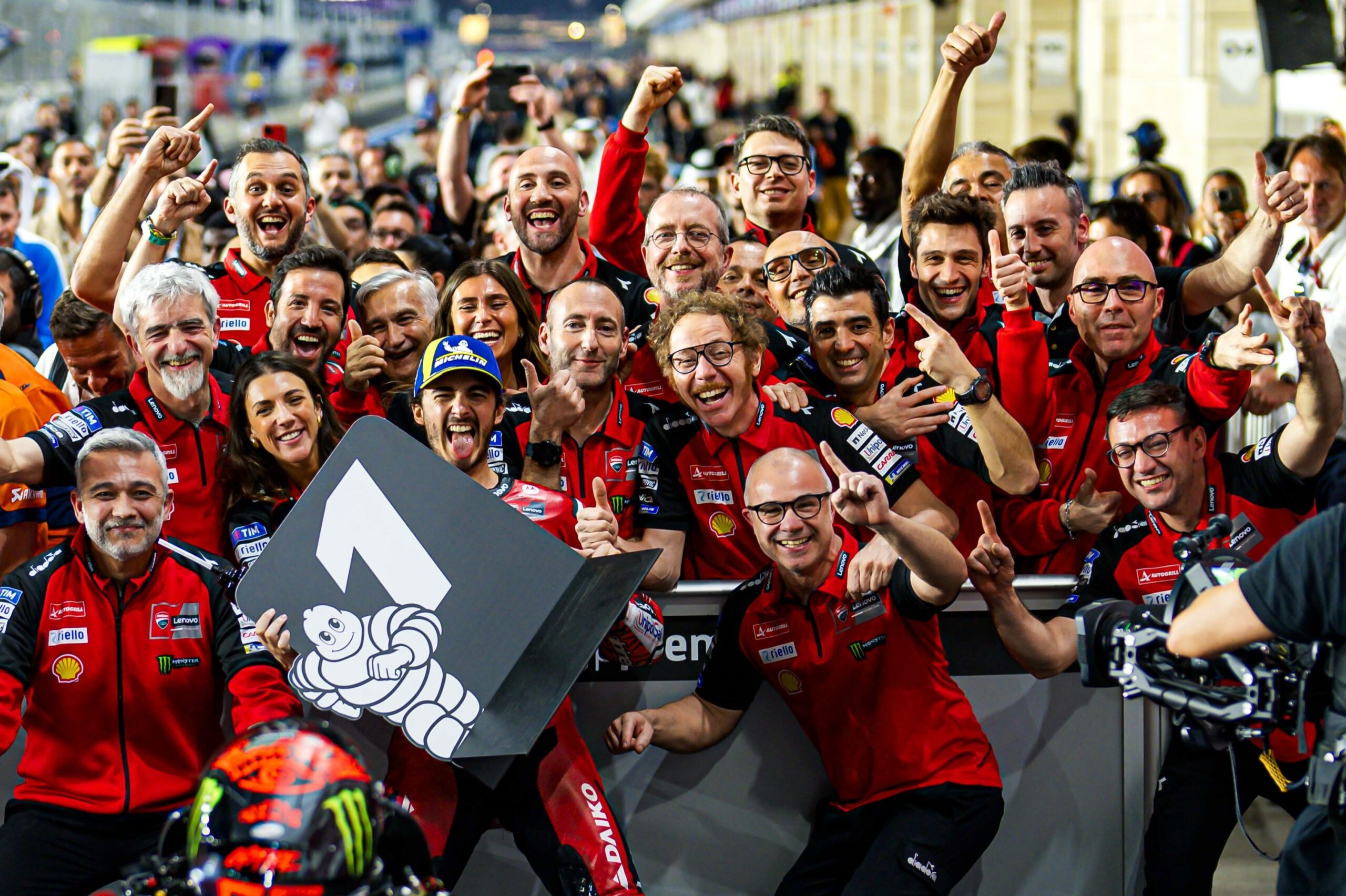MotoGP: Ducati e Pecco Bagnaia trionfano in Qatar