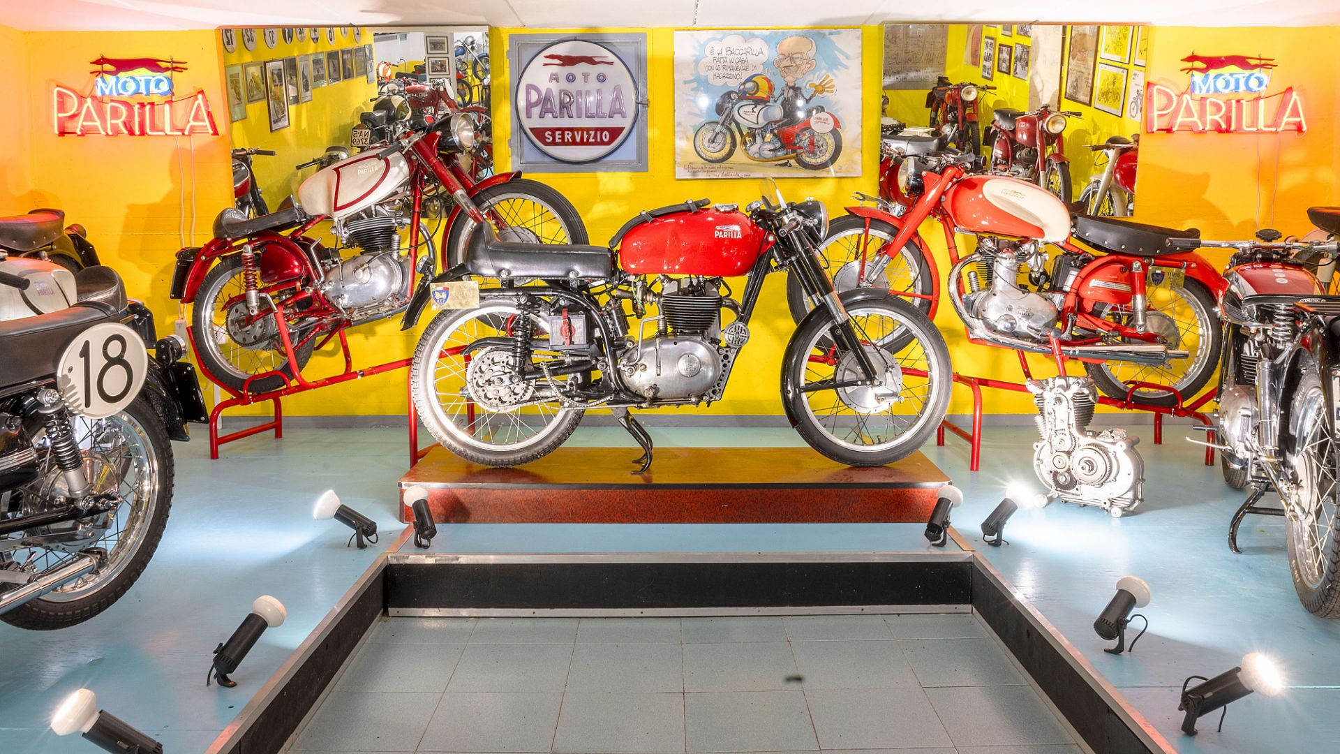 Motociclette esposte all'interno della Collezione Baccari.