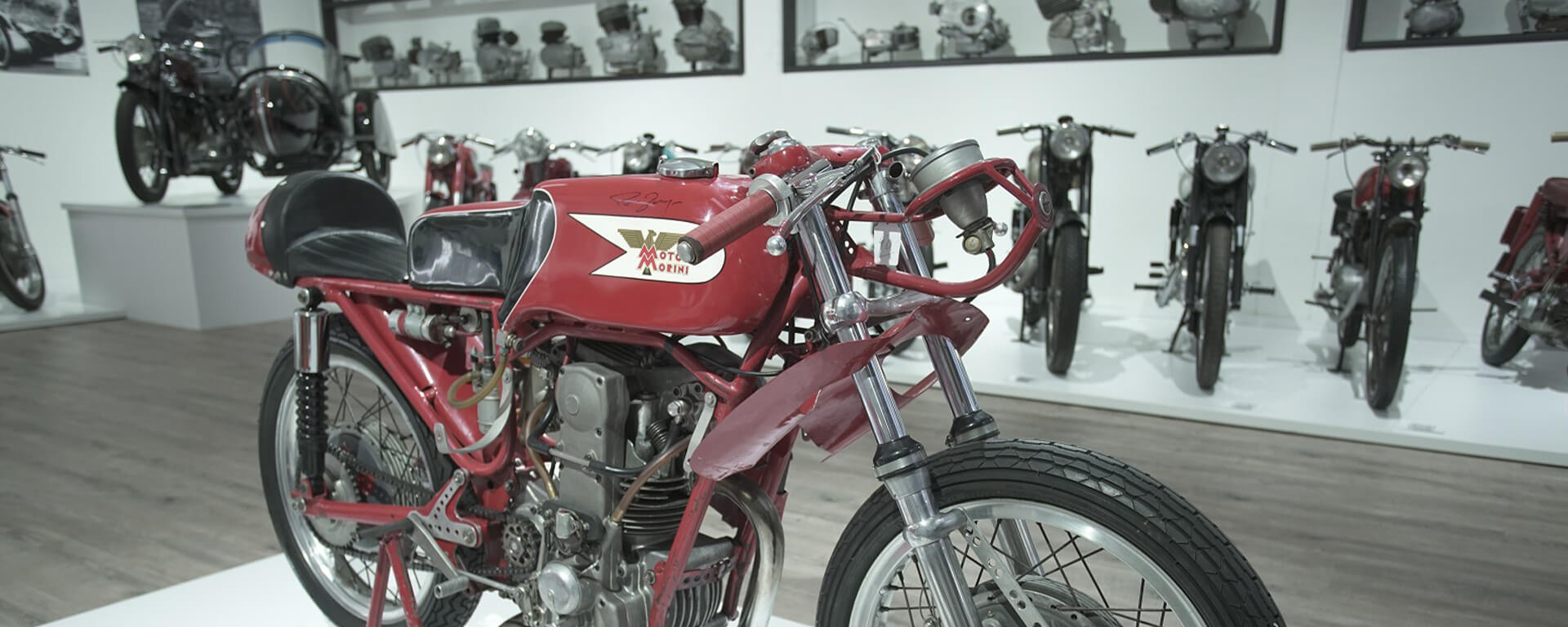 moto d'epoca Morini Tresette Sprint colore rosso