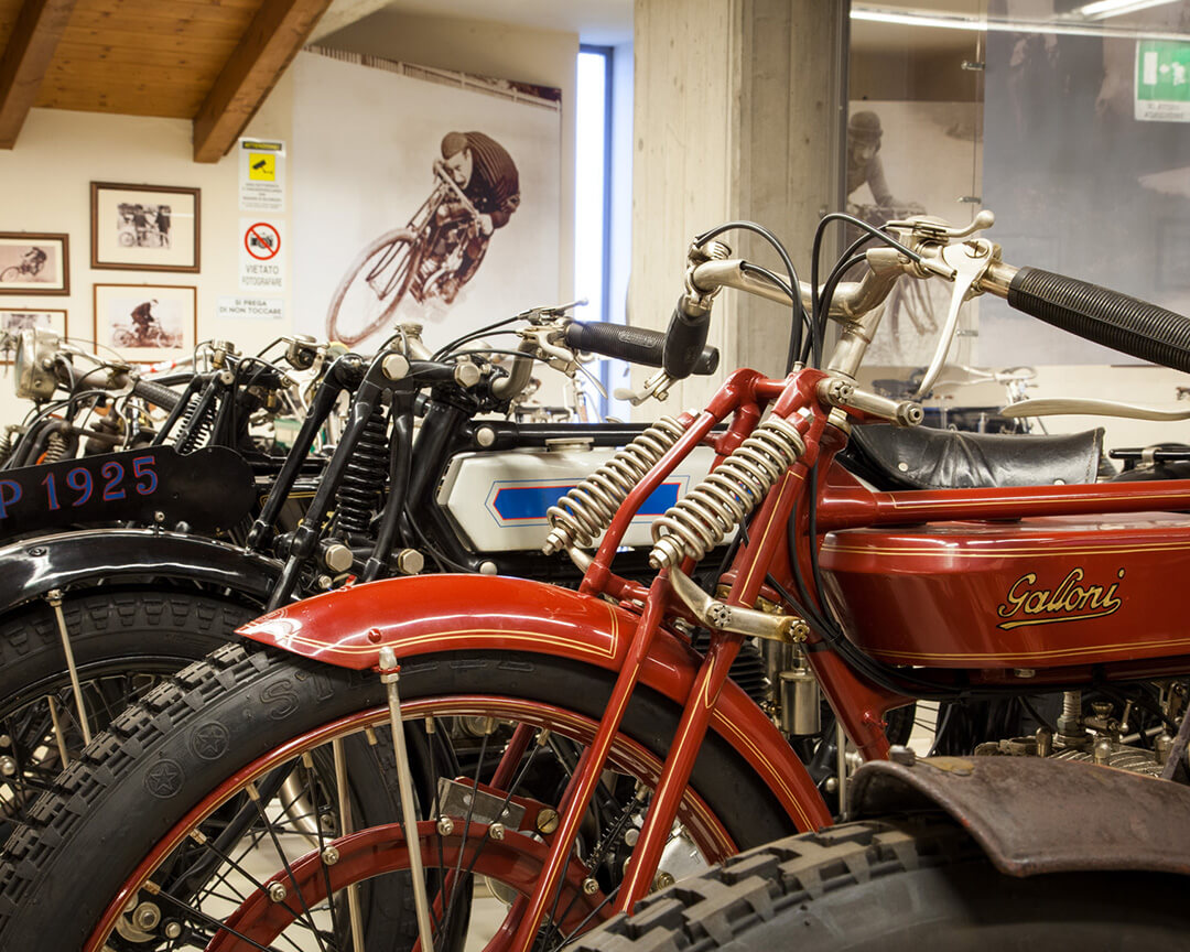 detail about collection with moto Galloni
