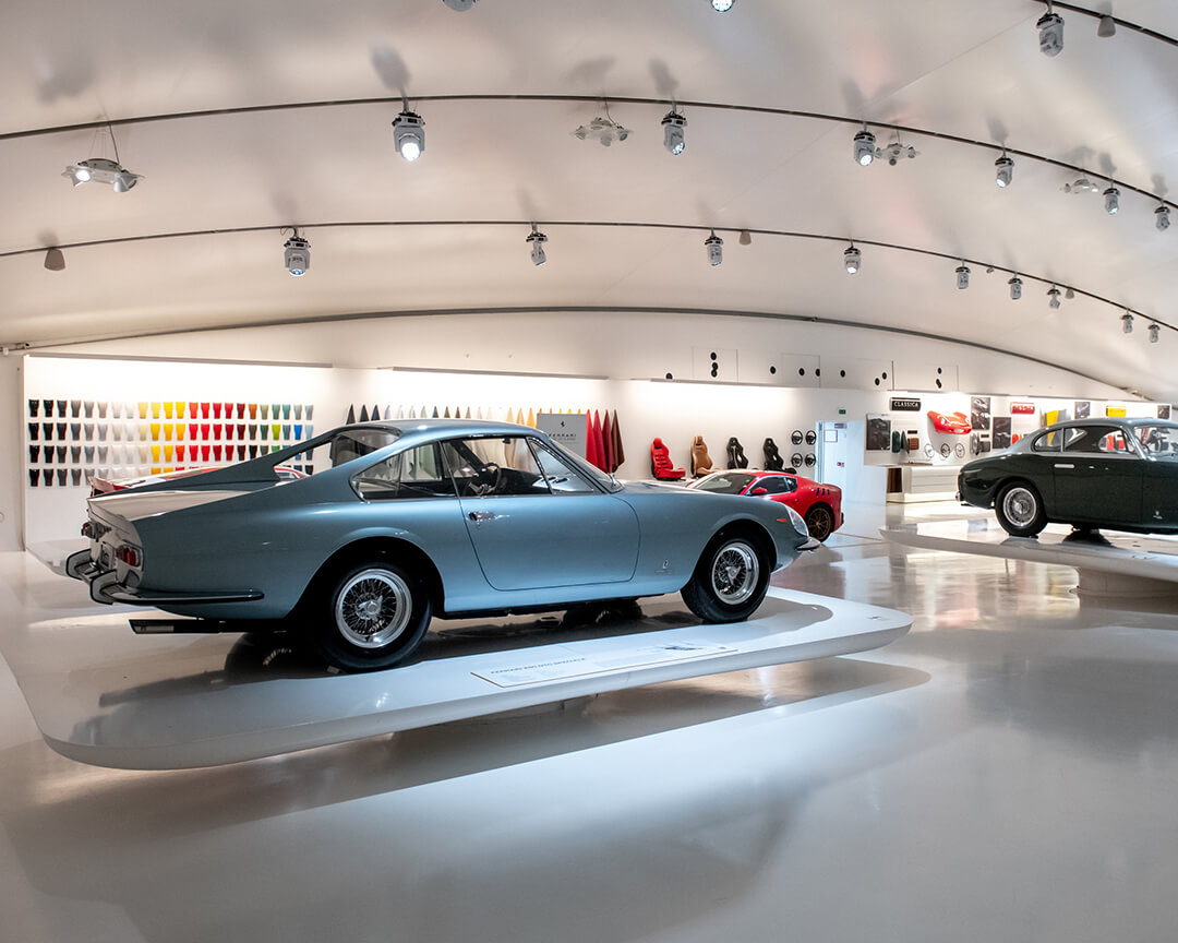 Esposizione delle Ferrari d'epoca al Museo Enzo Ferrari di Modena