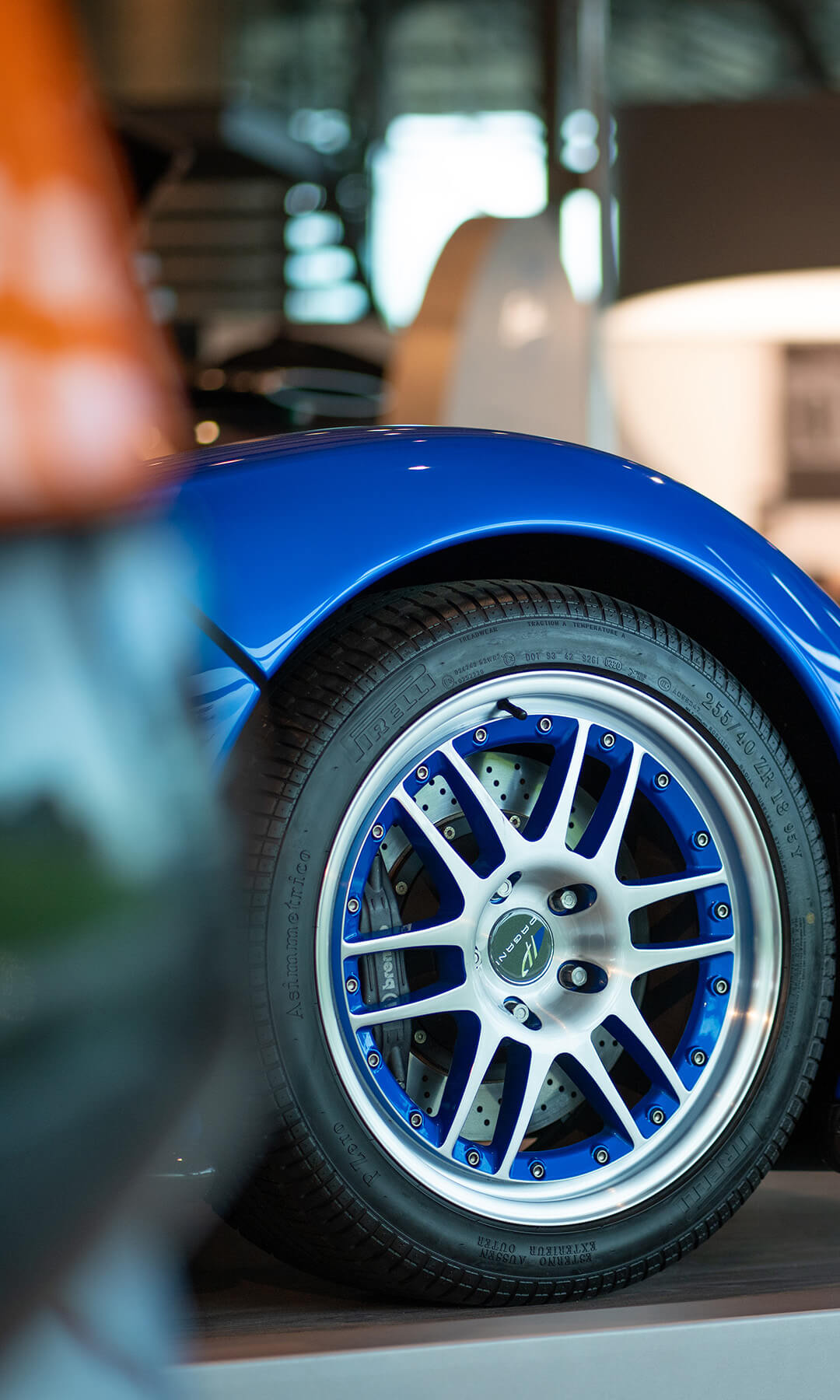 particolare ruota e passaruota della Pagani Huayra
