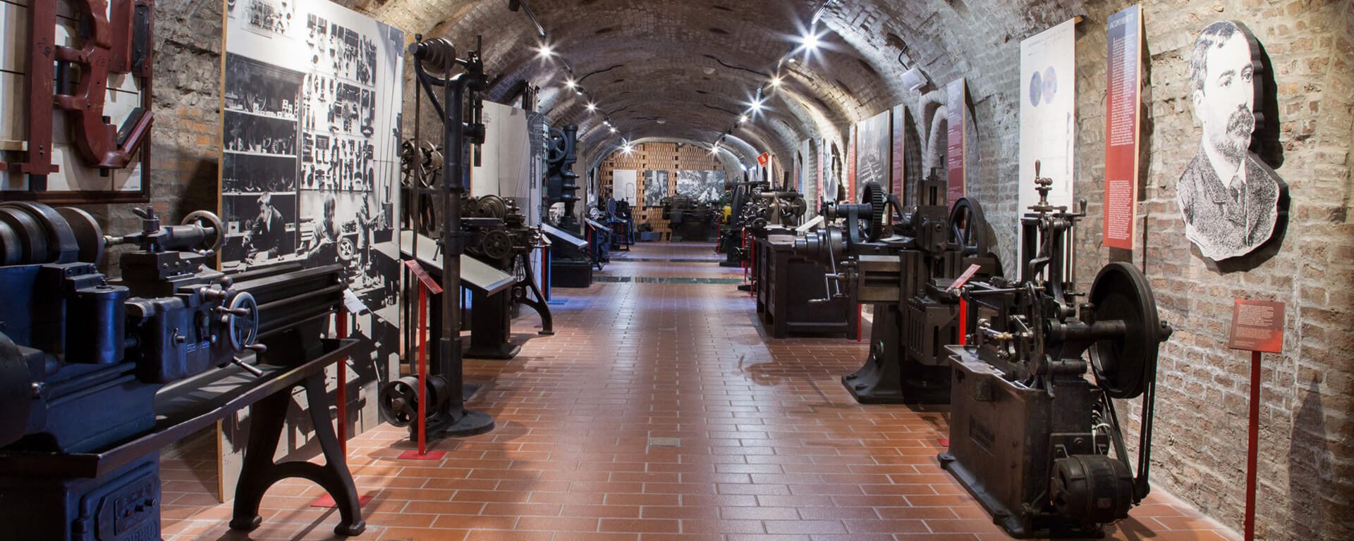 museum interior with objects such as machines and production equipment, laboratory instrumentation