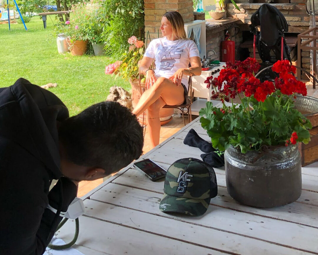 Kiara fontanesi who puts her sitting under her porch poses for a photo shoot