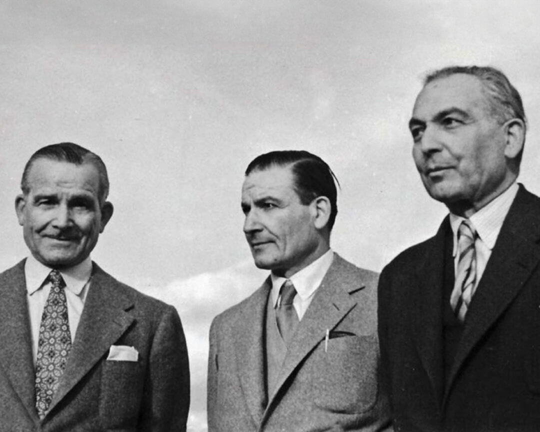 foto in bianco e nero dei tre fratelli maserati