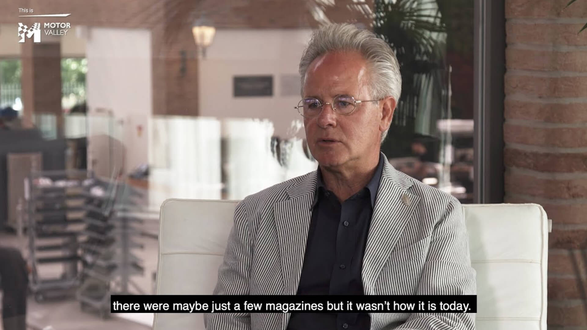Foto di horacio pagani con i sottotitoli in inglese della sua intervista