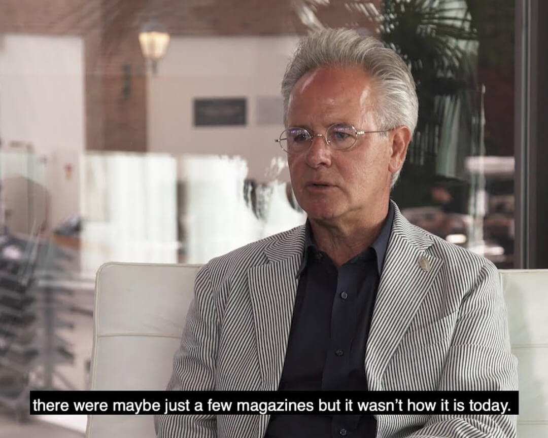 Foto di horacio pagani con i sottotitoli in inglese della sua intervista