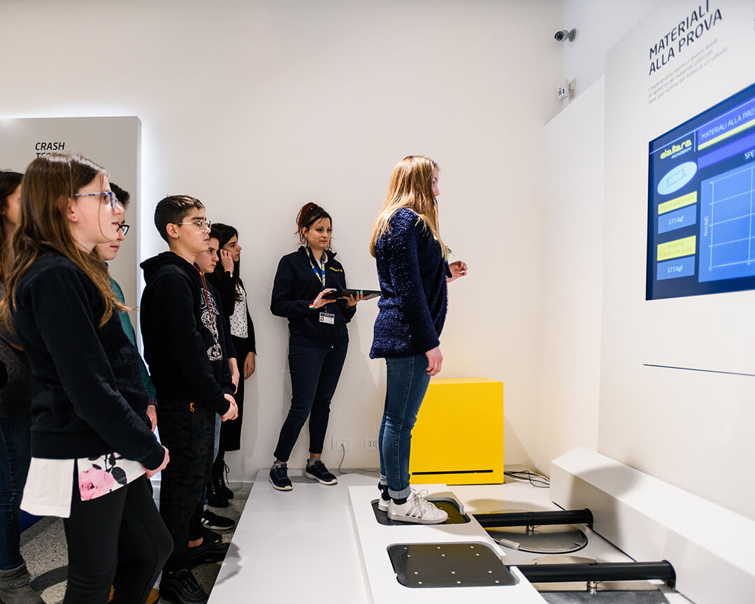 Experimental tests at Dallara educational laboratory
