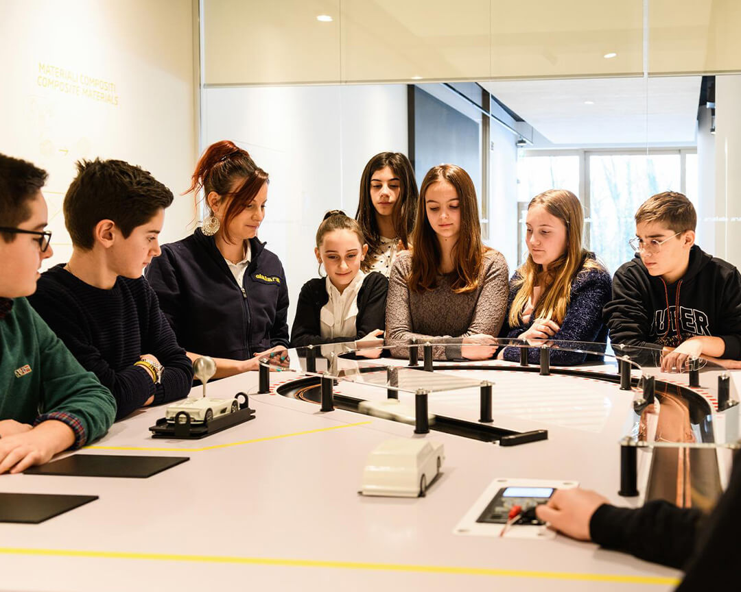 Experimental tests at Dallara educational laboratory