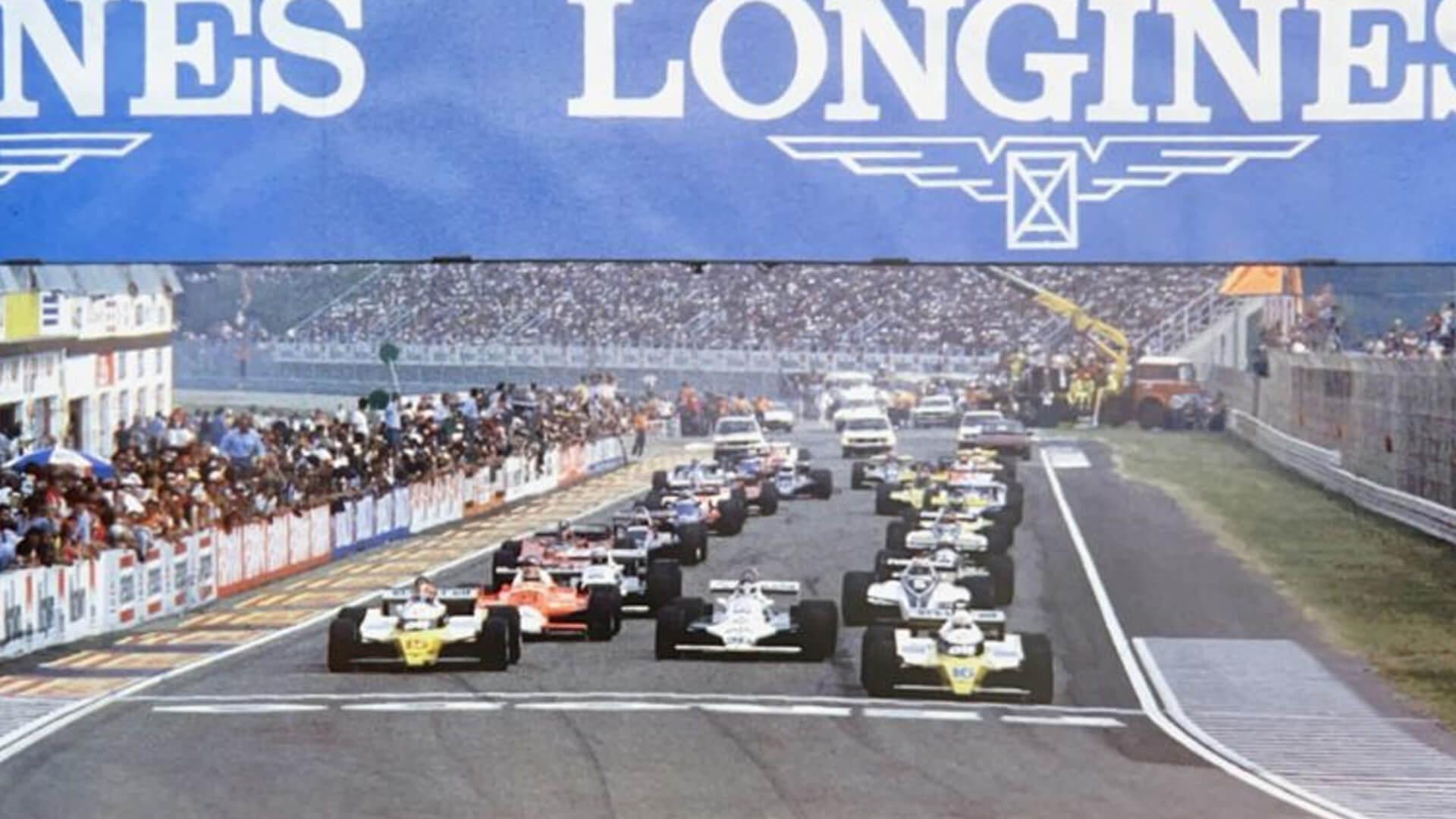 Photo of the green light of the first Formula 1 GP at the Imola Autodrome.