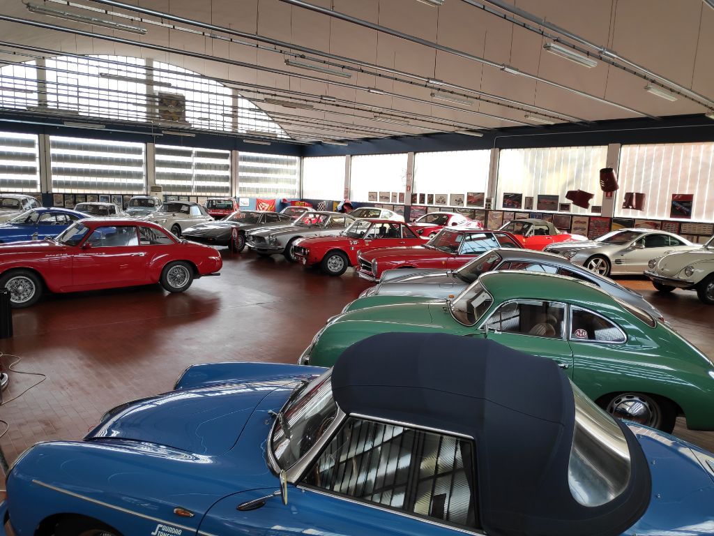 Automobili Stanguellini al Museo Stanguellini in un capannone.