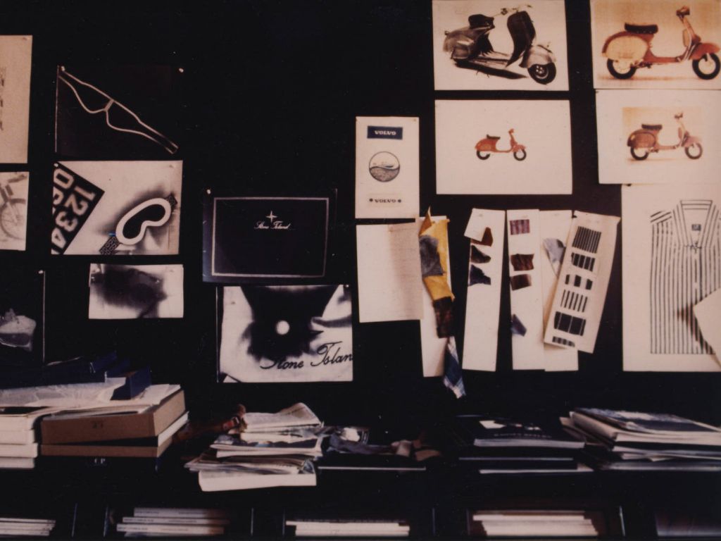 Fogli appesi al muro dello Studio di Massimo Osti.