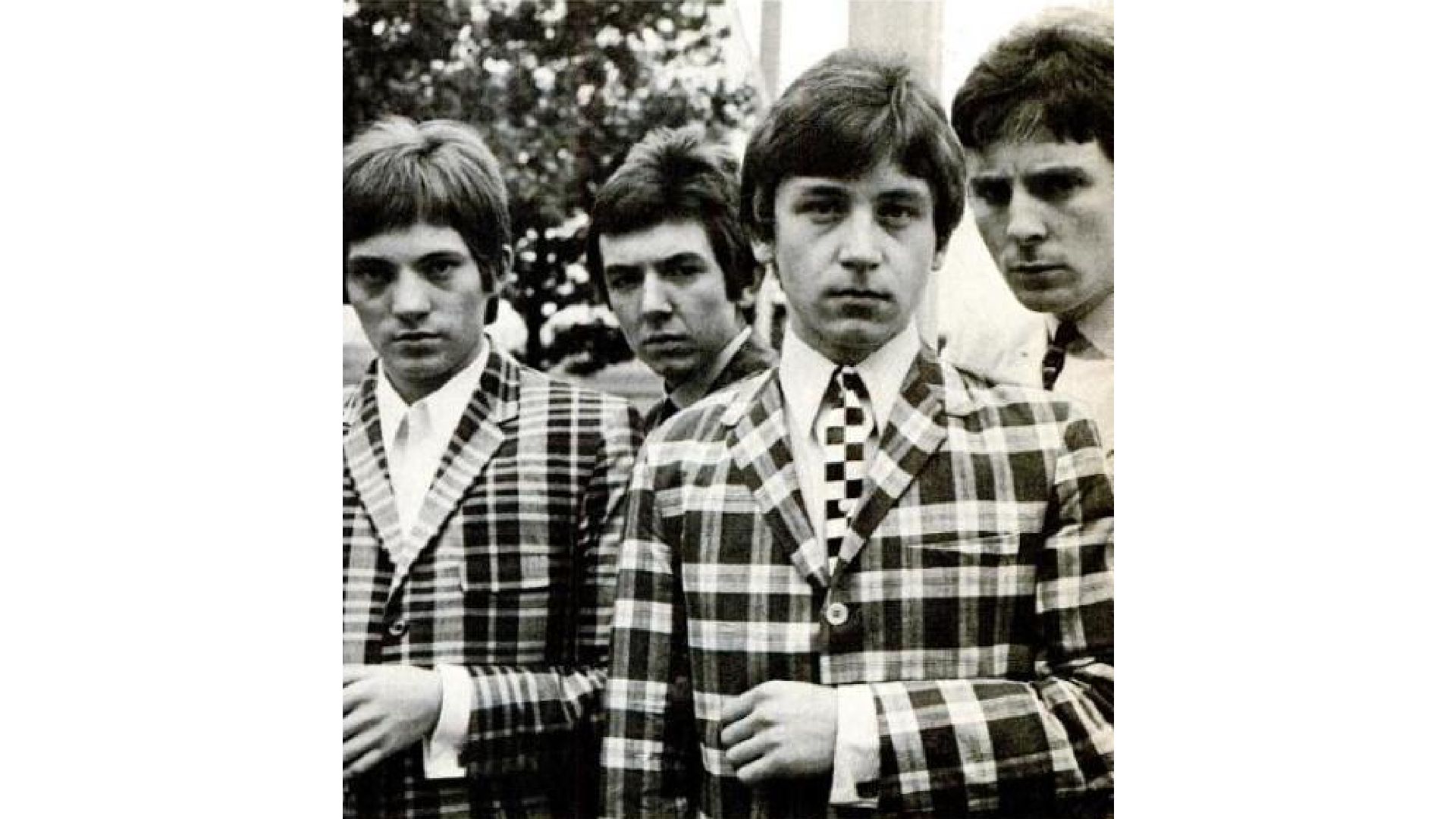 La rock band britannica Small Faces in abiti sartoriali a quadri anni '60.